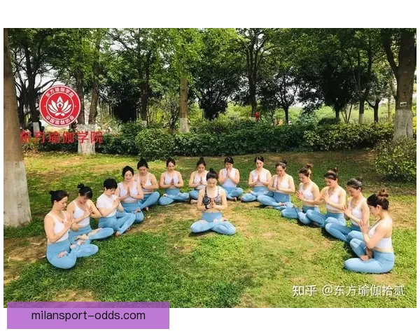 成吉思汗陵旅游区512名搏克选手现场展现惊人肌肉力量